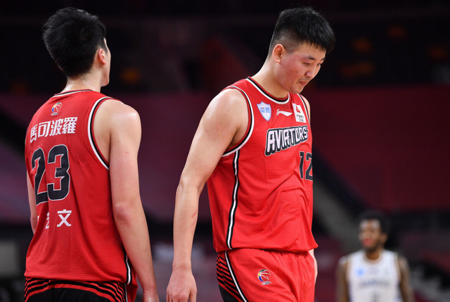 欧联倒计时；深圳男篮冲刺阶段官宣签约；细节引发关注；话题不断；更衣室氛围转暖(深圳男篮今天最新消息)-开云网站