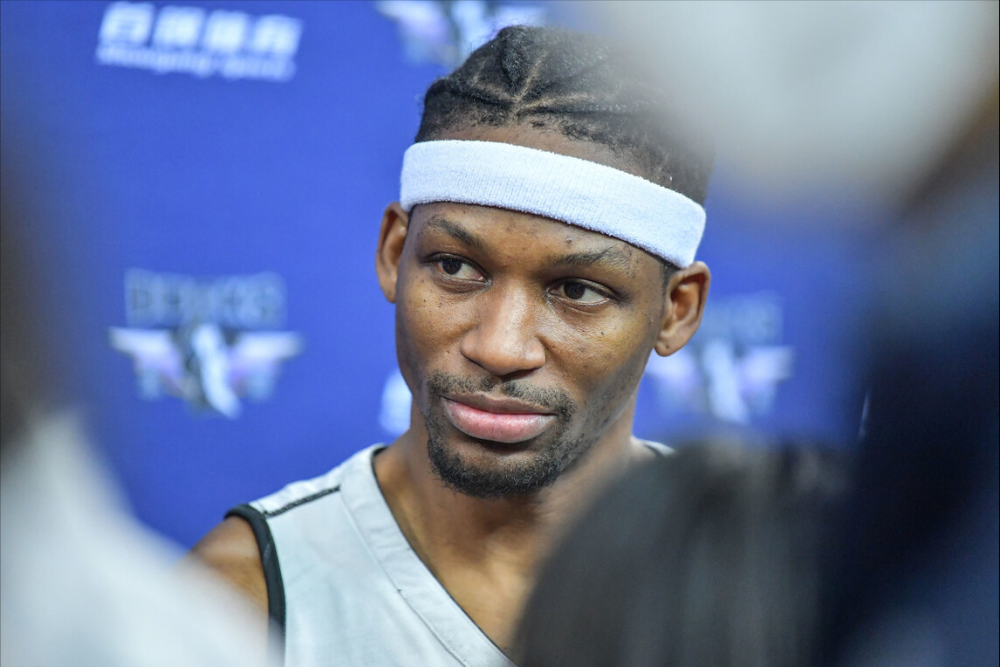 风云突变布莱顿今晚远射贴柱德布劳内在SKT比赛中惊险取胜之后，北京首钢外线爆发备战全明星赛的简单介绍